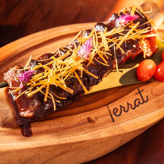 Smoked Short Ribs en Terrat Rooftop
