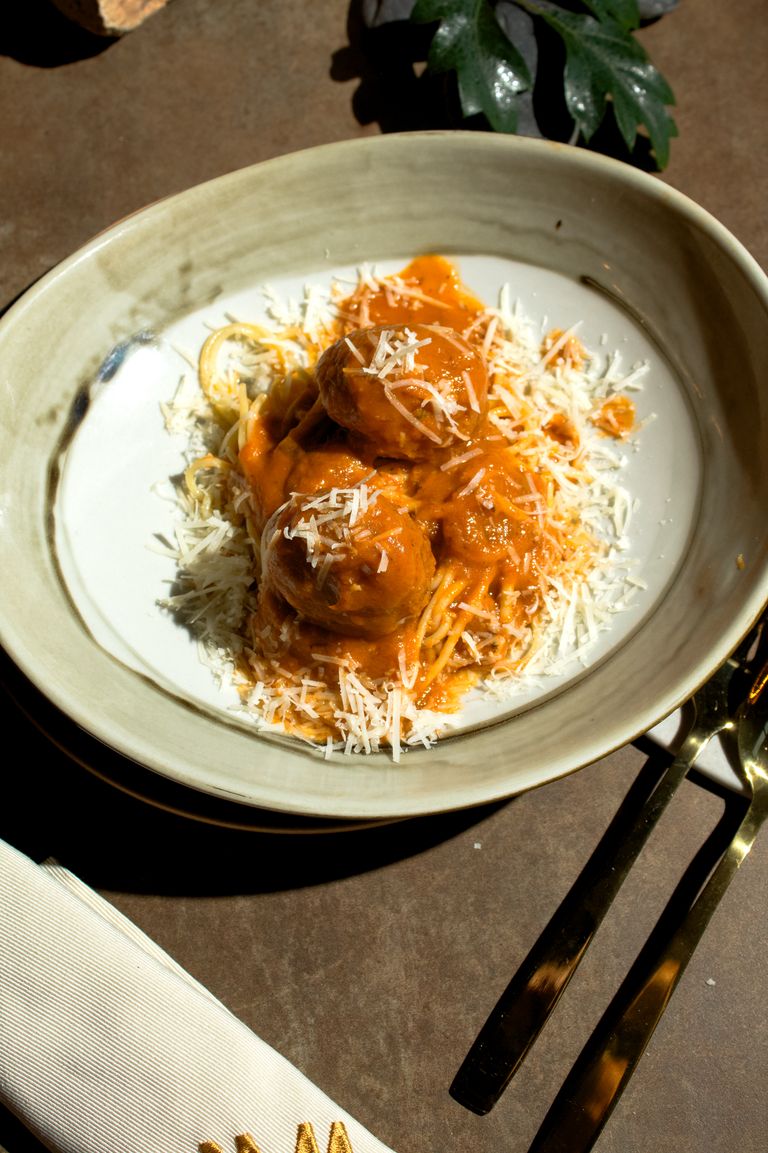 Espagueti con albóndigas
